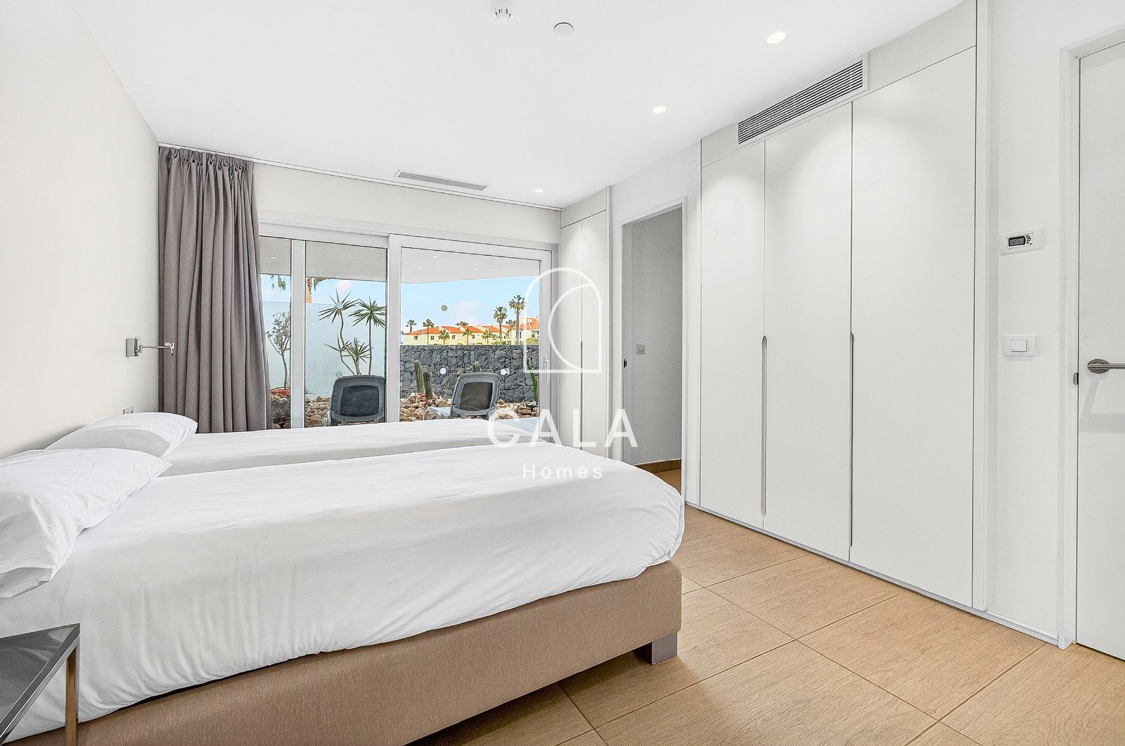 Exclusive Luxury Apartment with Sea Views in Baobab Suites