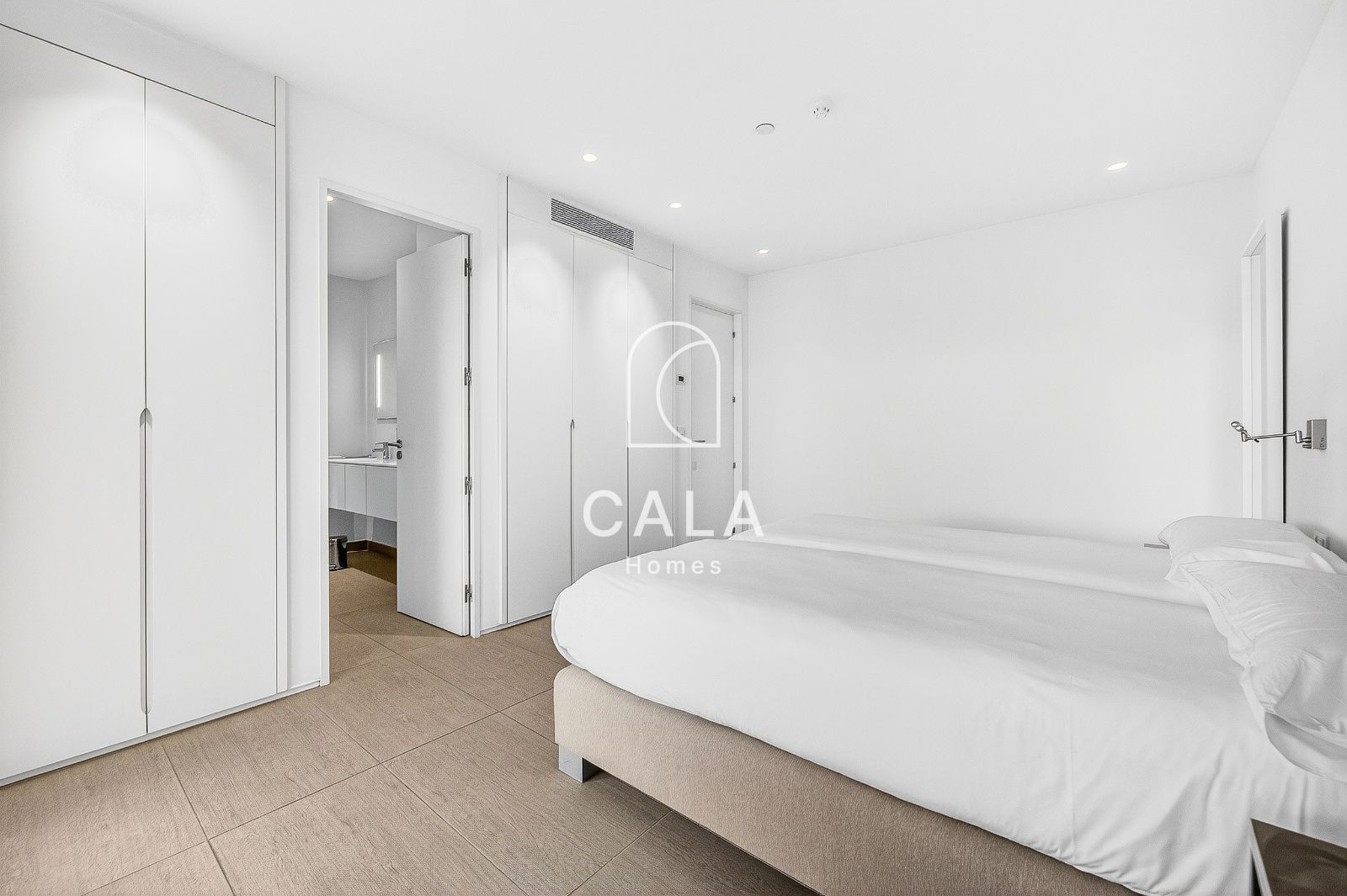 Exclusive Luxury Apartment with Sea Views in Baobab Suites