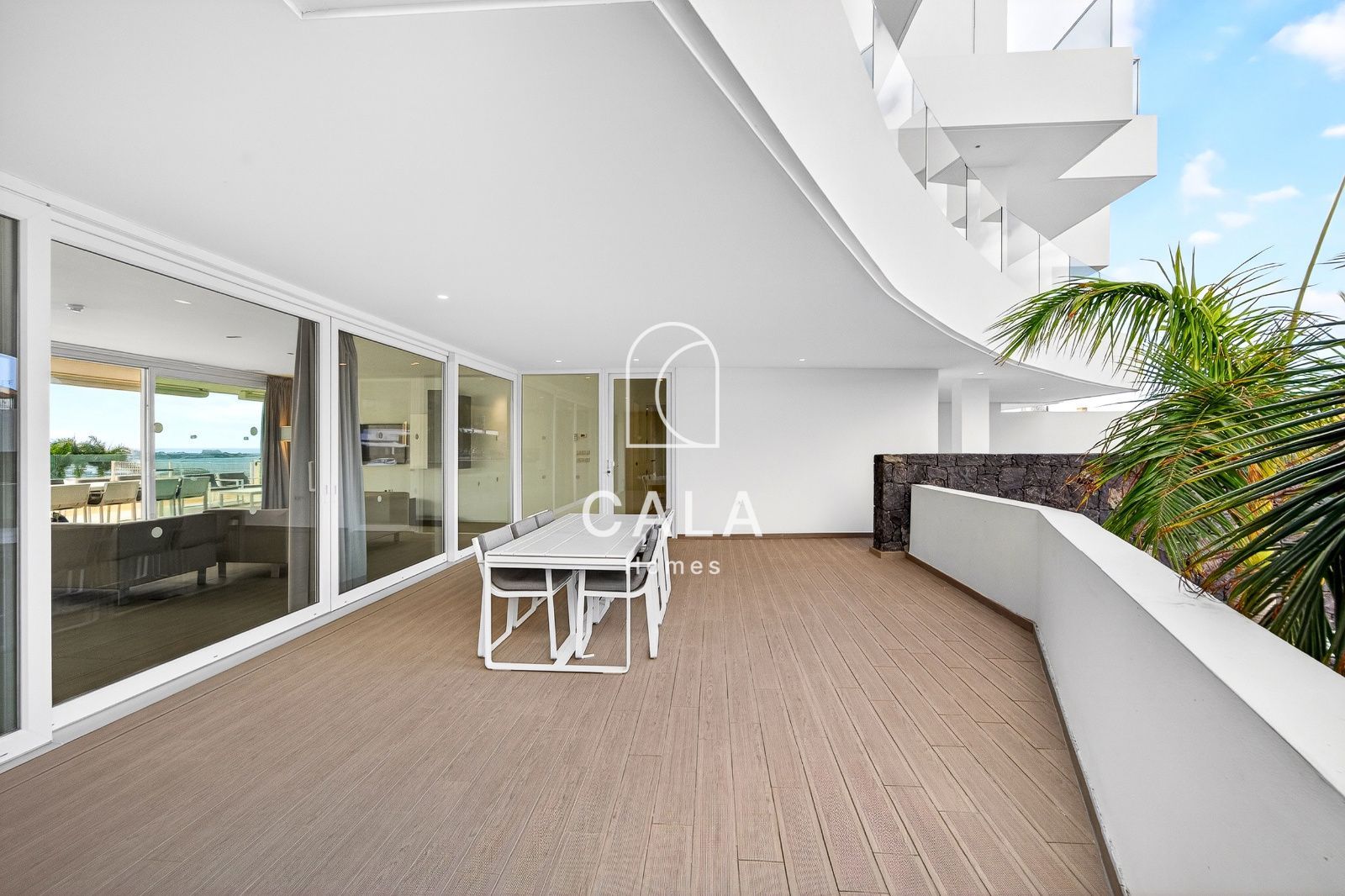 Exclusive Luxury Apartment with Sea Views in Baobab Suites