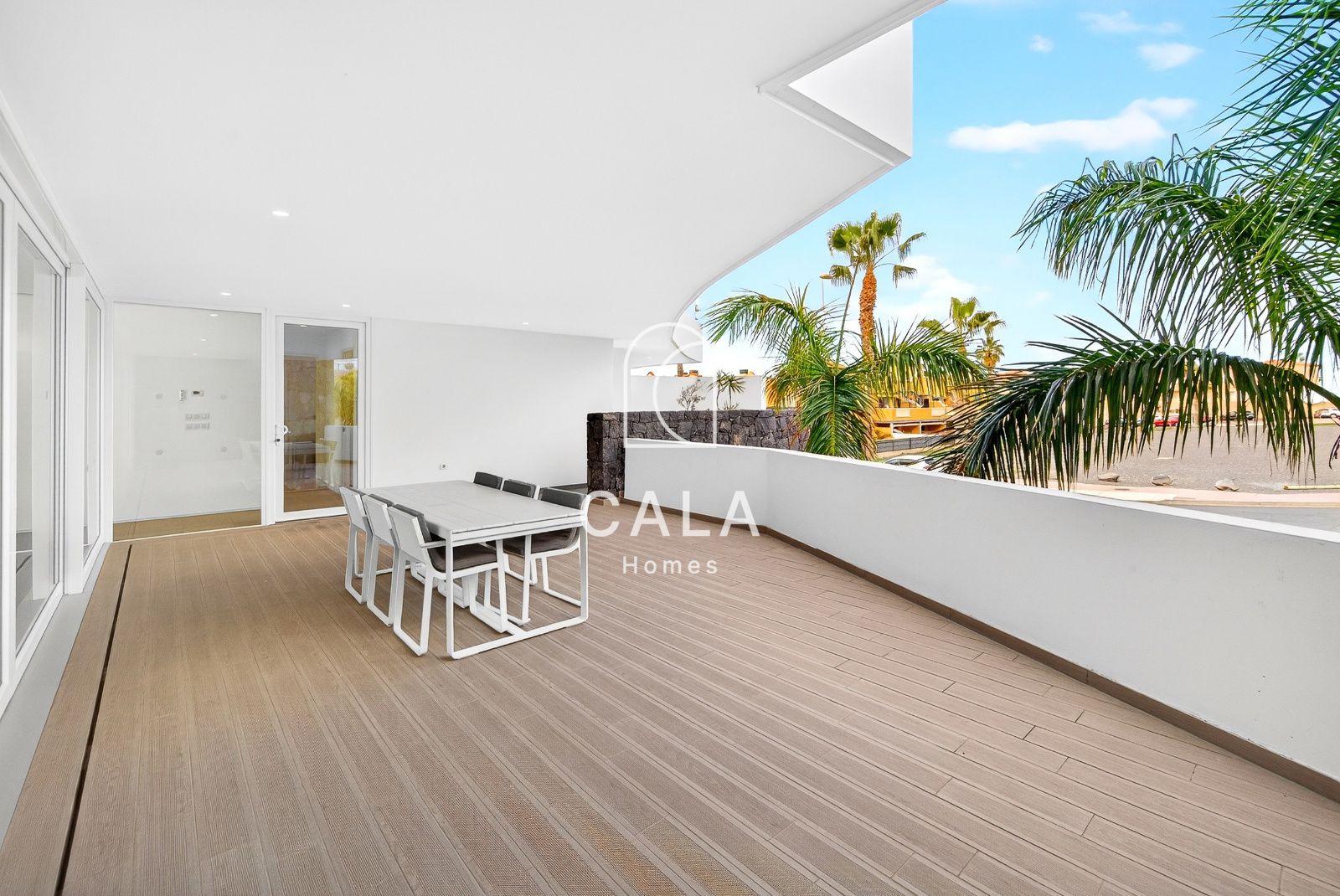 Exclusive Luxury Apartment with Sea Views in Baobab Suites