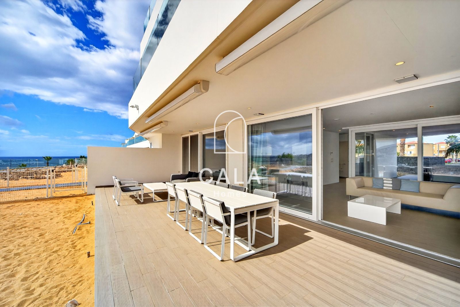 Exclusive Luxury Apartment with Sea Views in Baobab Suites