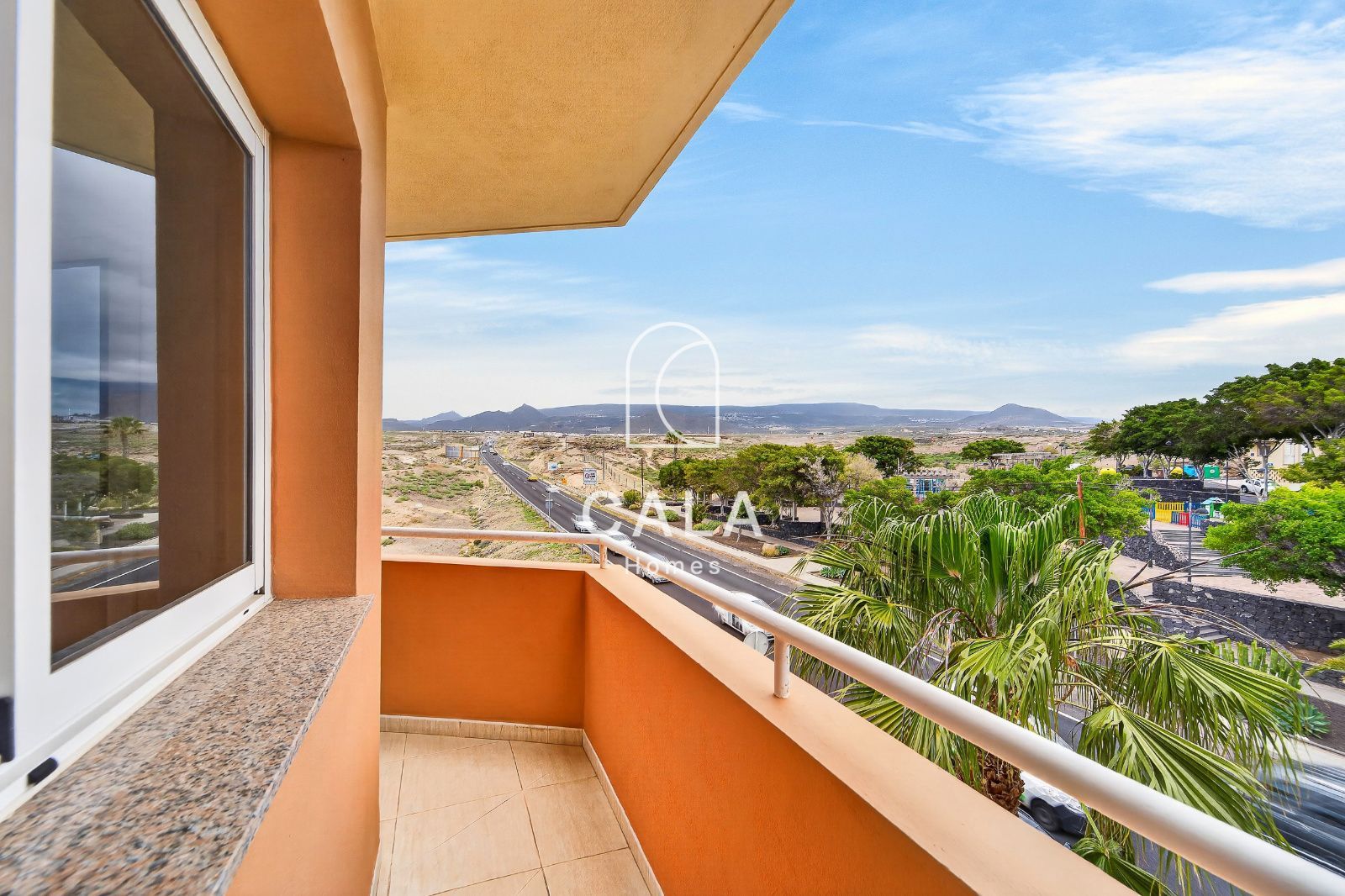 Penthouse for sale next to the ocean