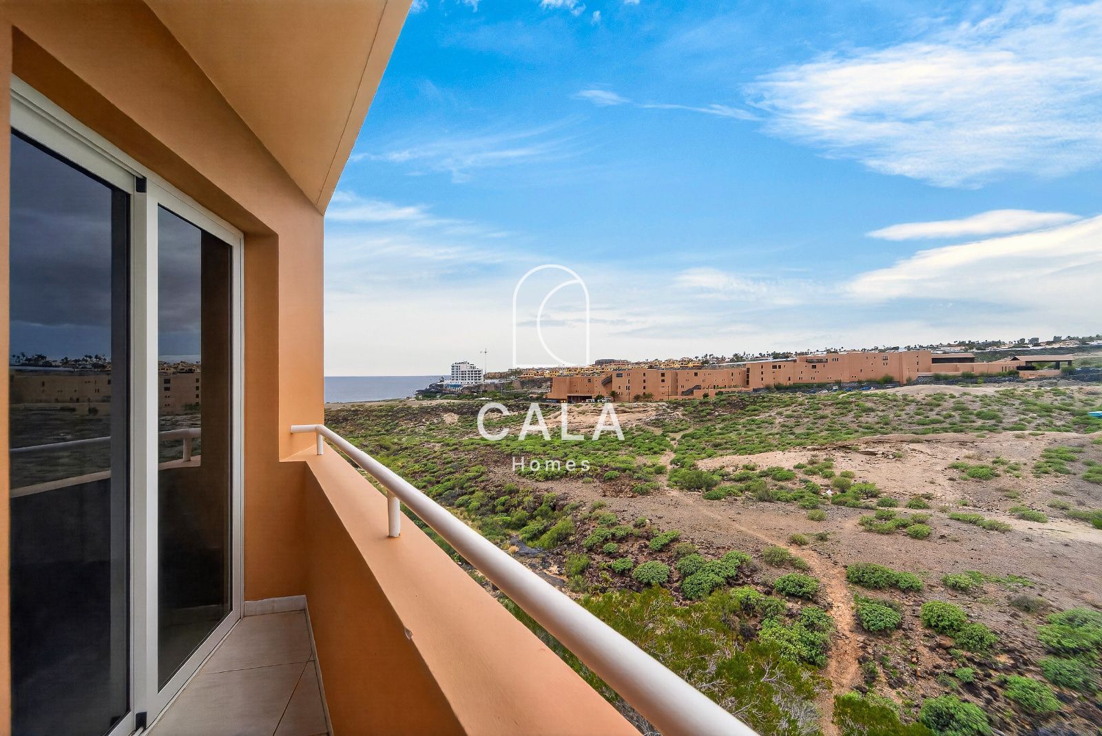 Penthouse for sale next to the ocean