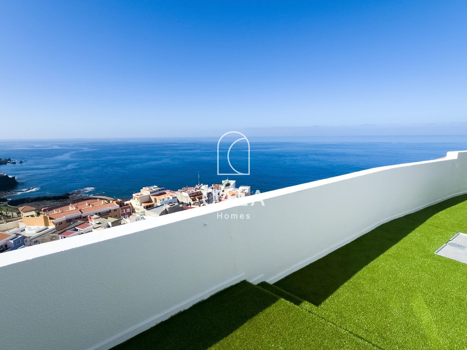 Ático con Vistas Panorámicas en Puerto Santiago