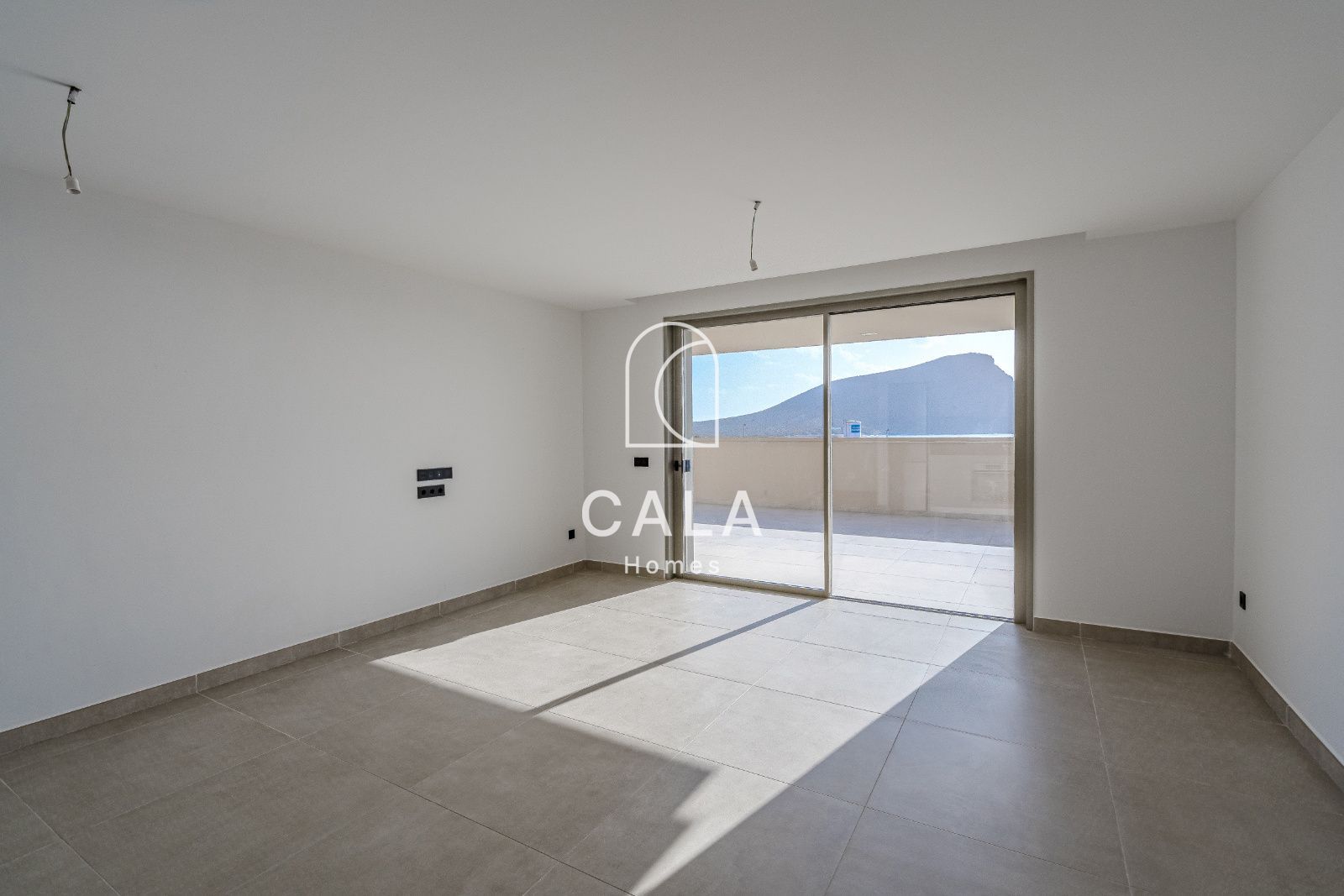 Spacious Apartment with Large Terrace in Sotavento Suites