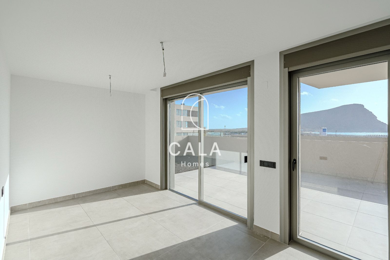 Spacious Apartment with Large Terrace in Sotavento Suites