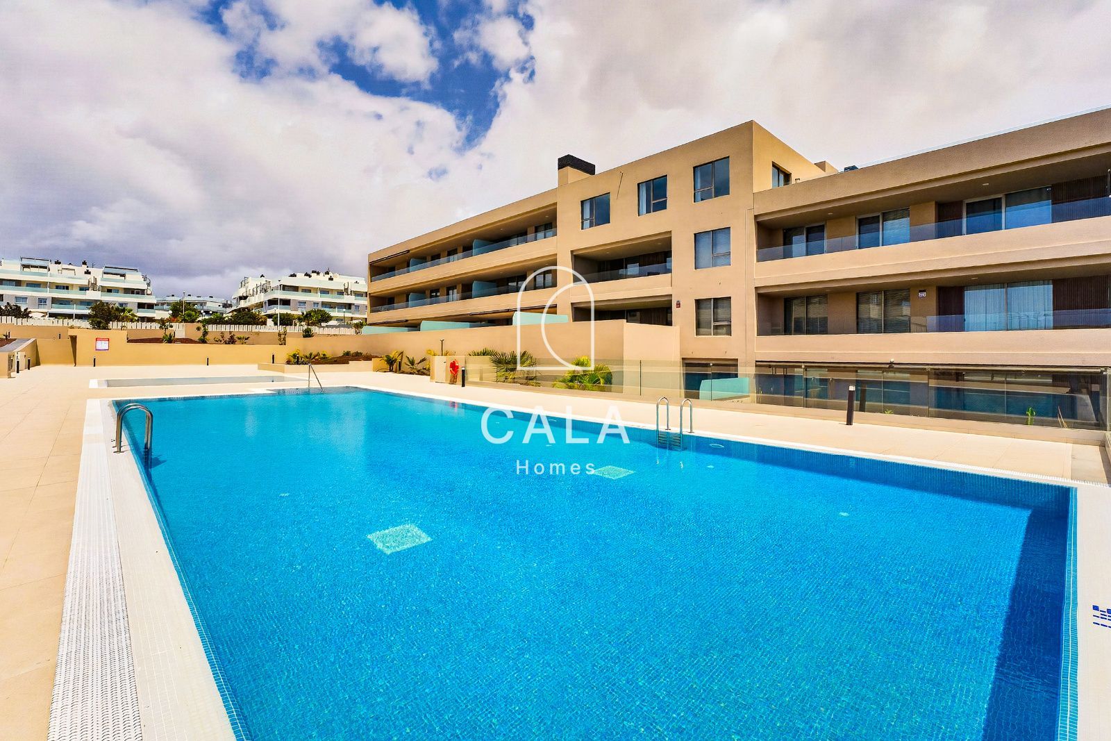 Spacious Apartment with Large Terrace in Sotavento Suites