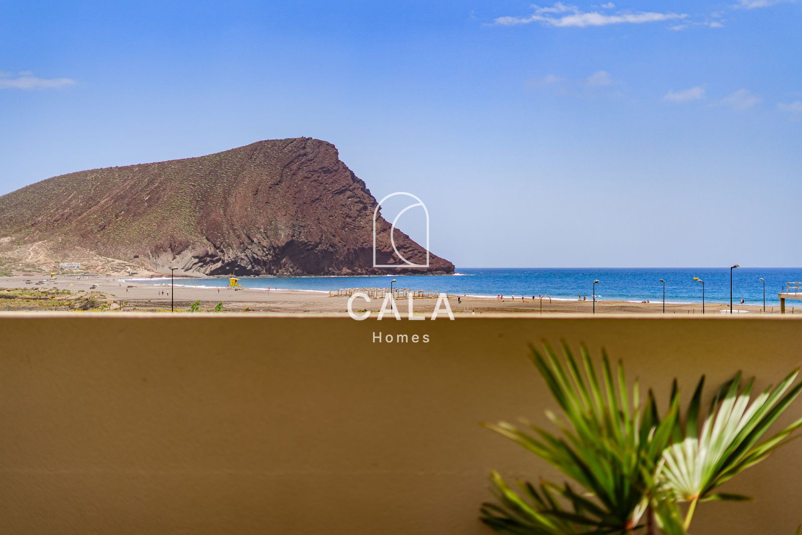 Spacious Apartment with Large Terrace in Sotavento Suites