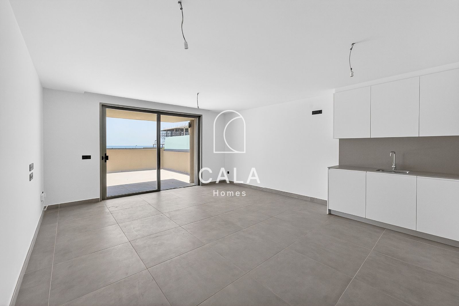 Spacious Apartment with Large Terrace in Sotavento Suites