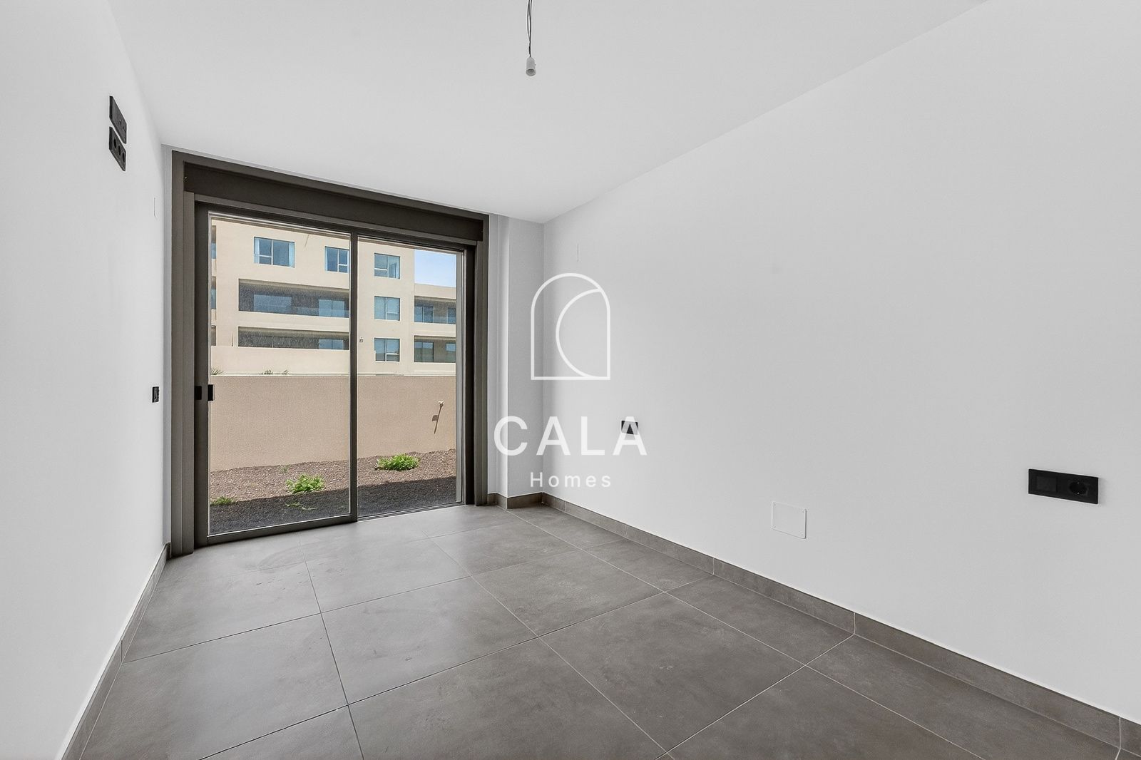 Spacious Apartment with Large Terrace in Sotavento Suites