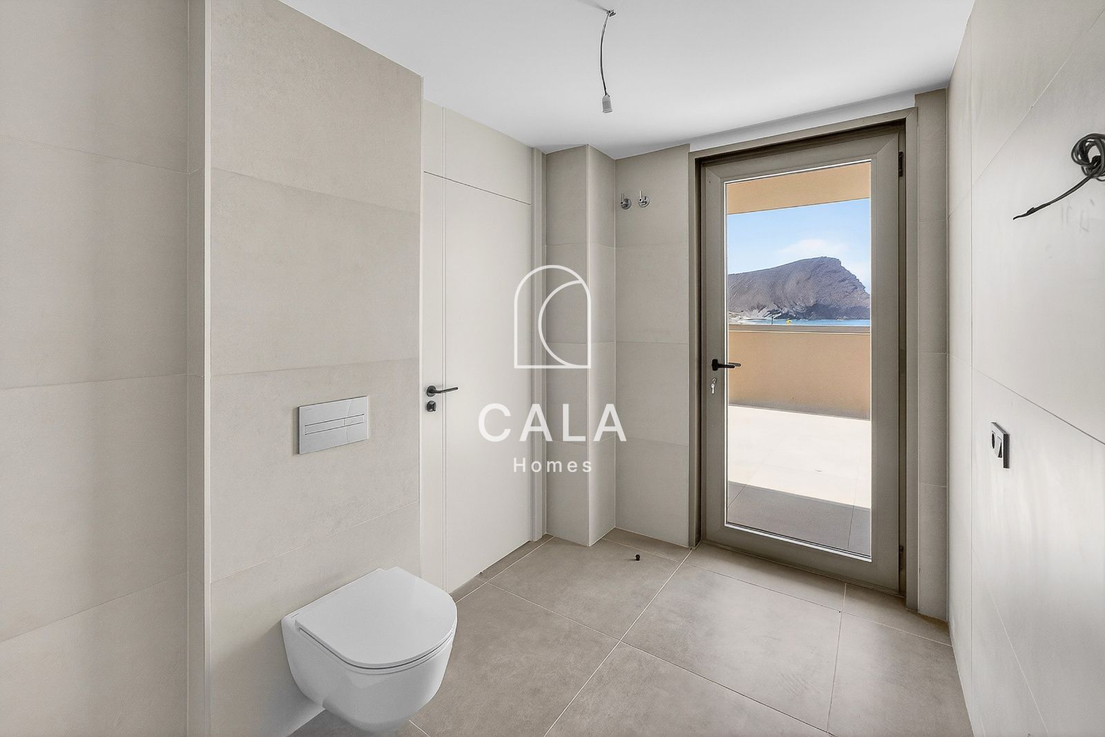Spacious Apartment with Large Terrace in Sotavento Suites