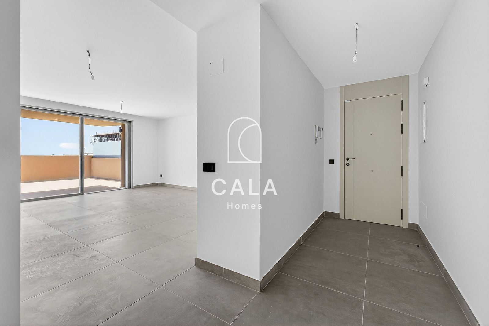 Spacious Apartment with Large Terrace in Sotavento Suites