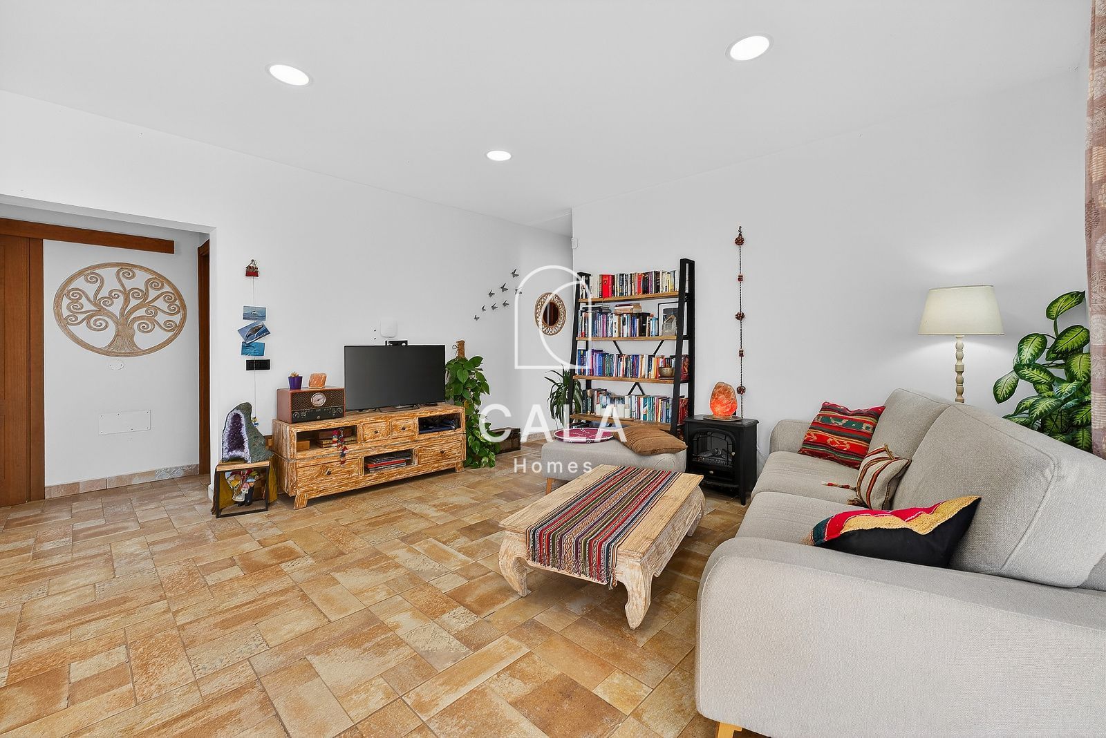 Beautiful estate with panoramic sea views