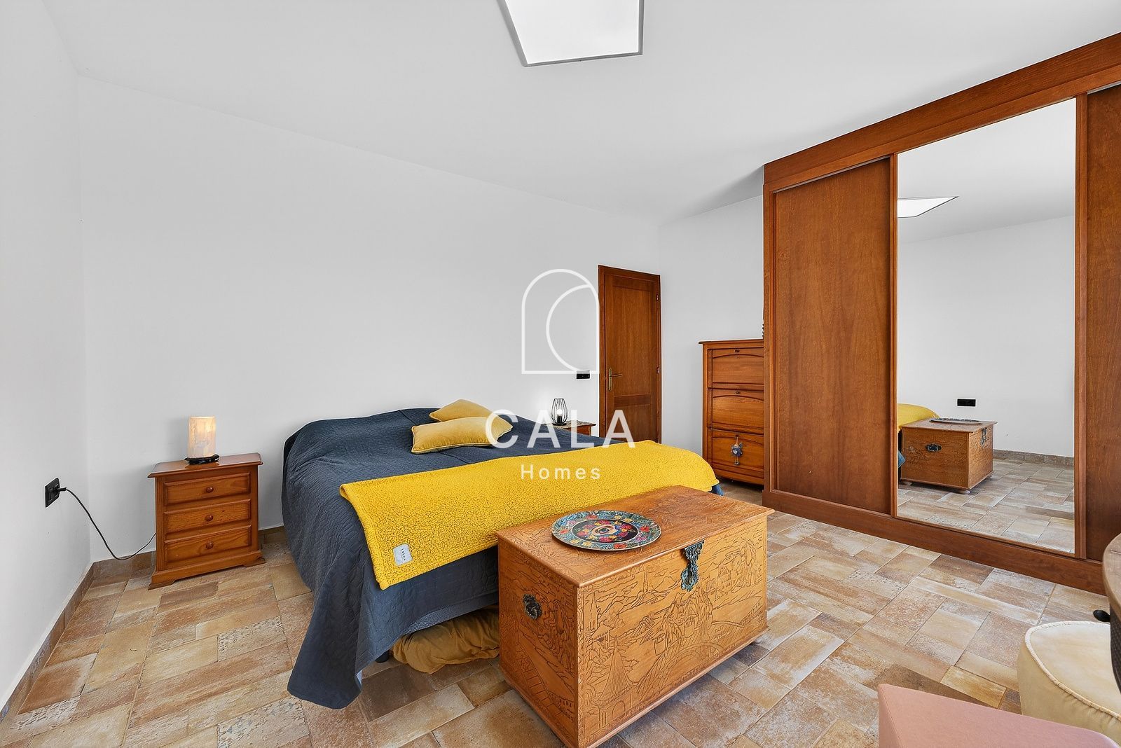 Beautiful estate with panoramic sea views