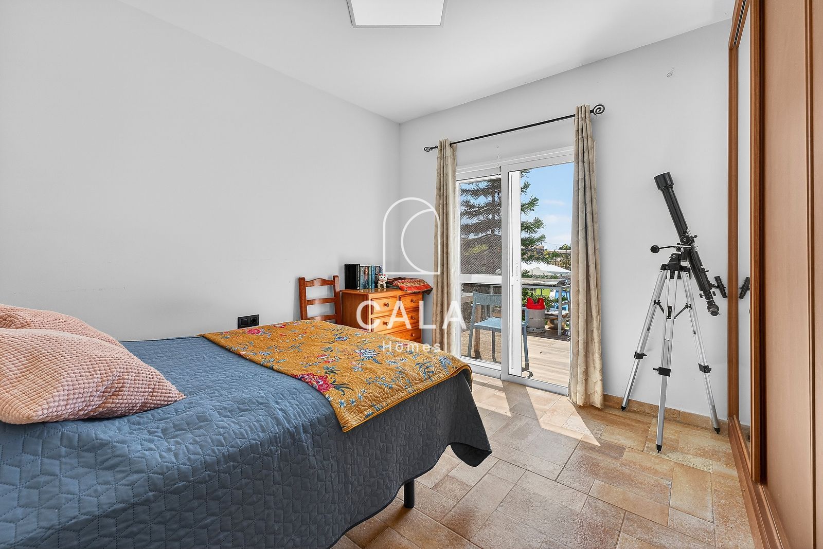 Beautiful estate with panoramic sea views