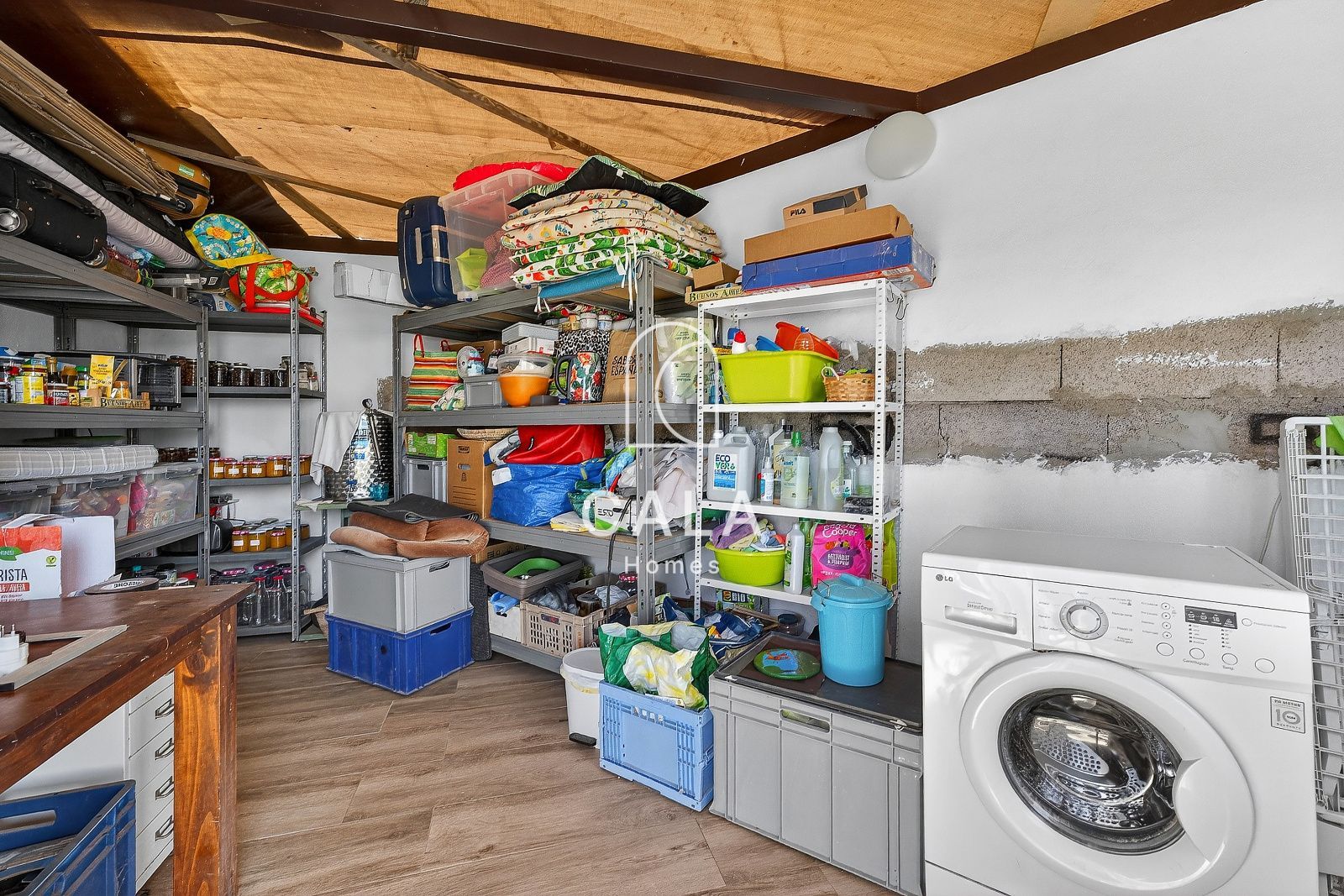 Beautiful estate with panoramic sea views