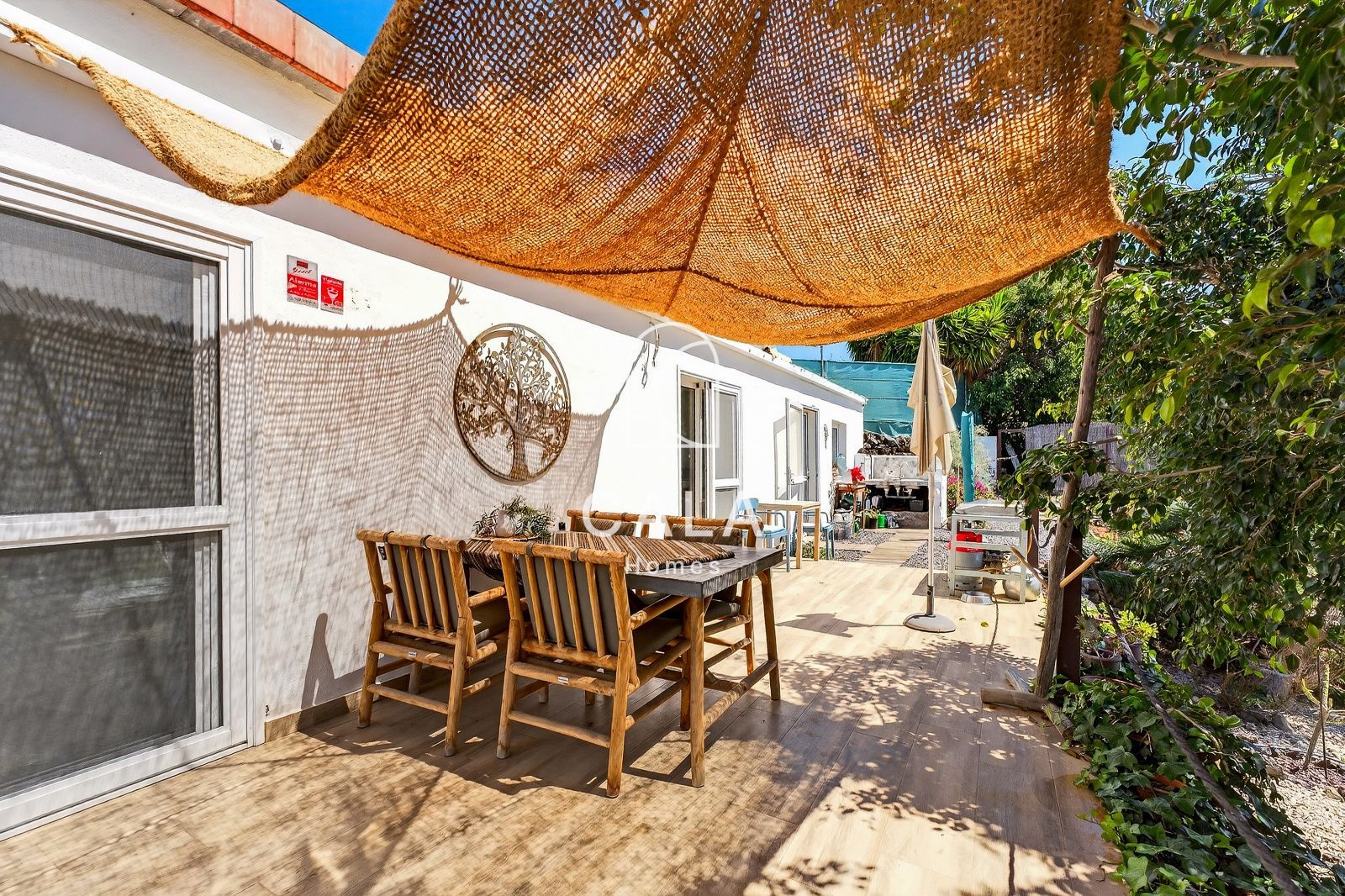 Beautiful estate with panoramic sea views