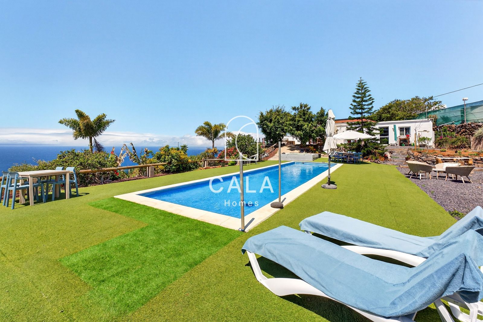 Beautiful estate with panoramic sea views