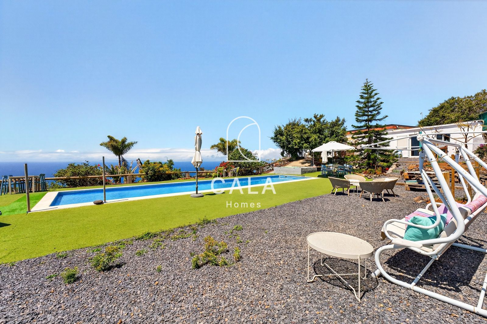 Beautiful estate with panoramic sea views