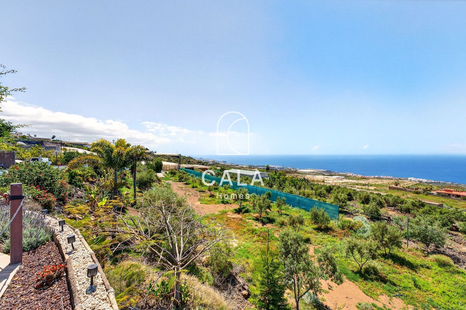 Beautiful estate with panoramic sea views