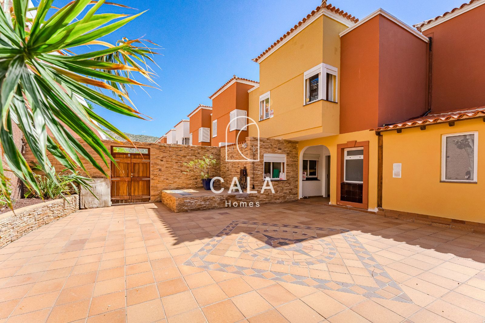 Exclusive Townhouse with Private Pool in Roque del Conde