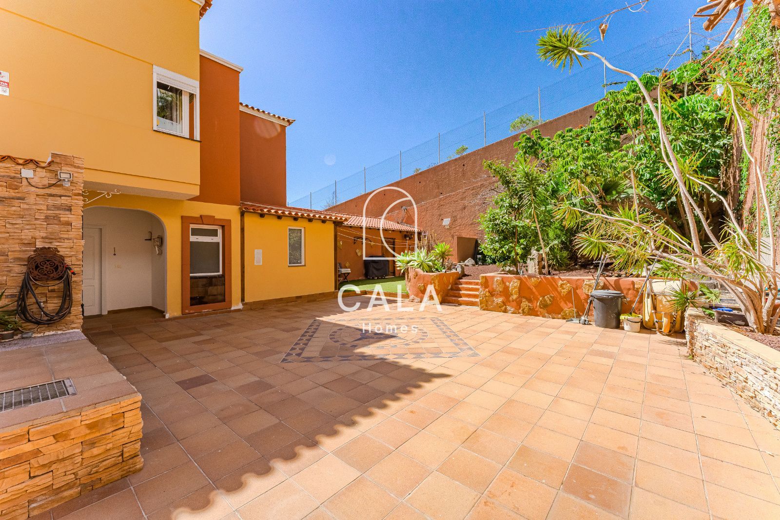 Exclusive Townhouse with Private Pool in Roque del Conde