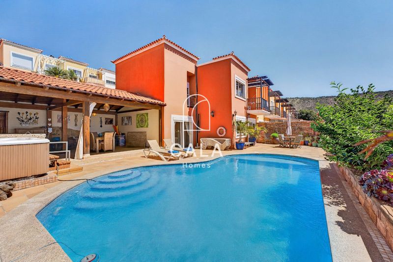 Maison de ville en vente Costa Adeje, Santa Cruz Tenerife. Ref: 1343. Cala Homes