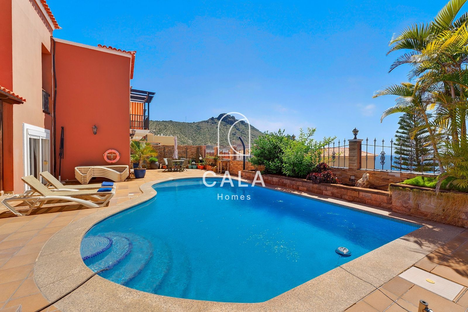 Exclusive Townhouse with Private Pool in Roque del Conde