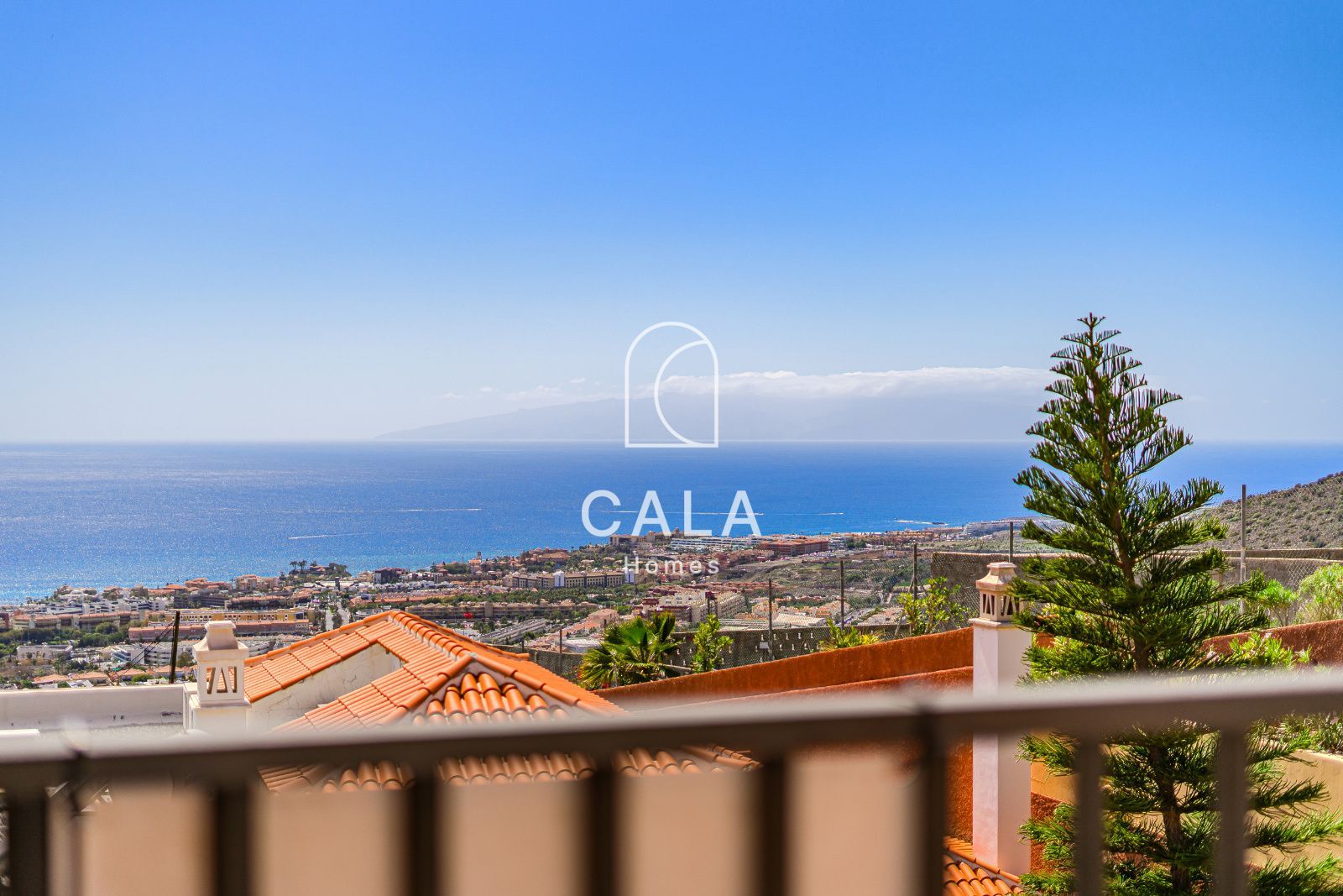 Exclusive Townhouse with Private Pool in Roque del Conde