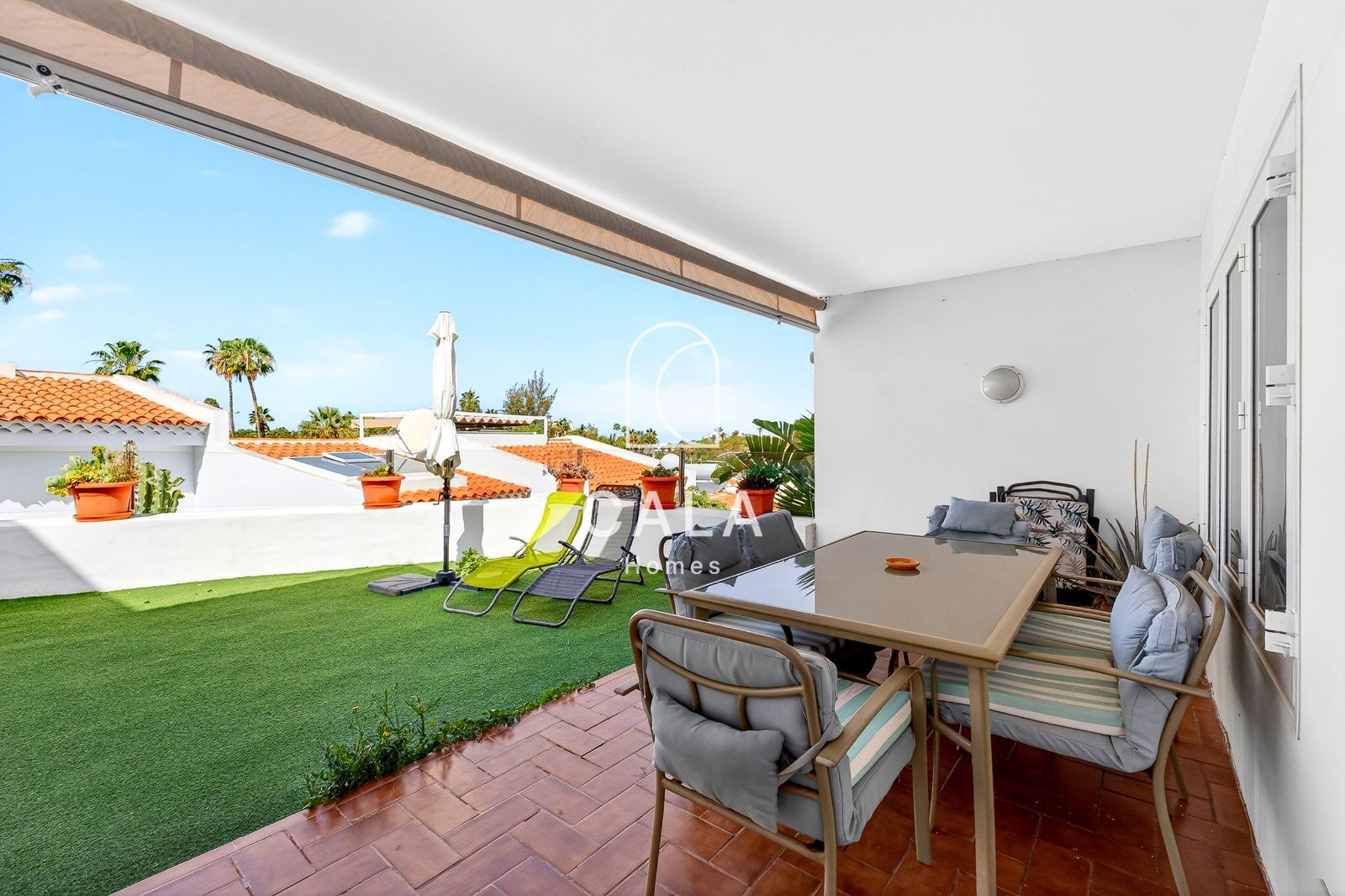 Property in one of the most sought-after areas in South Tenerife