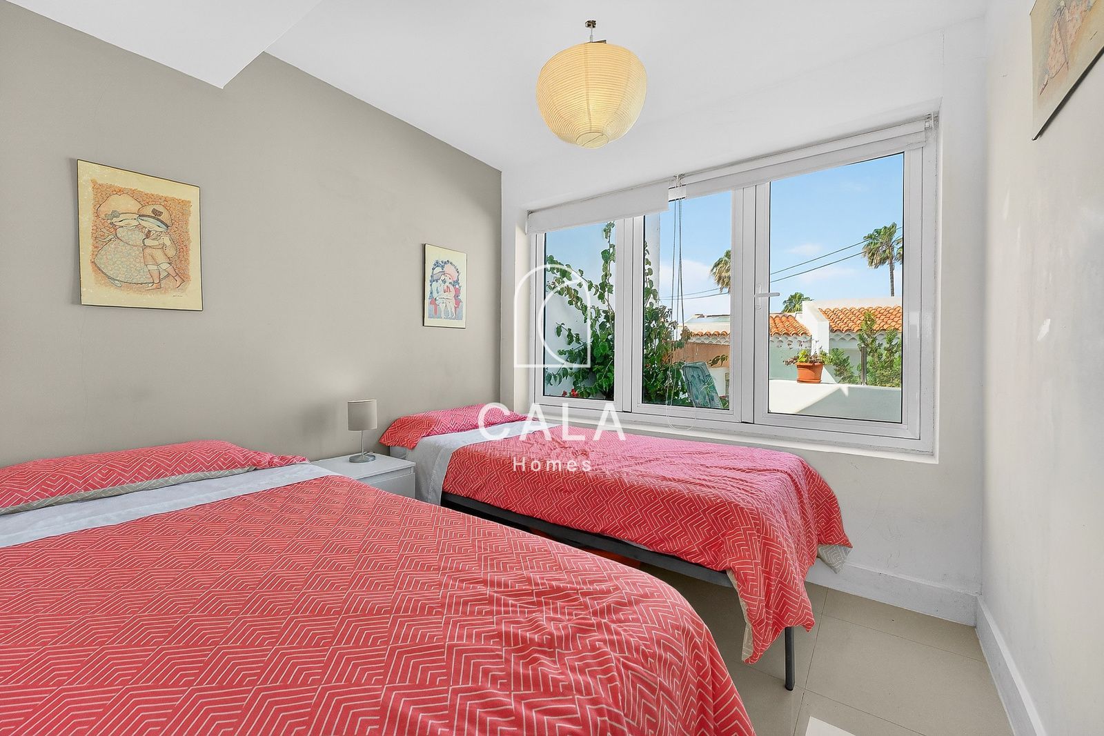 Property in one of the most sought-after areas in South Tenerife