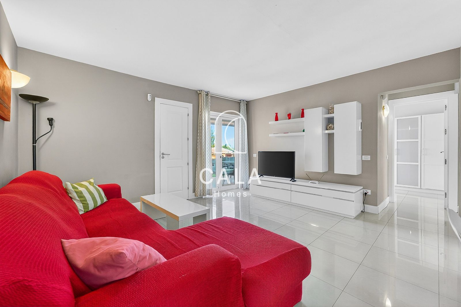 Property in one of the most sought-after areas in South Tenerife