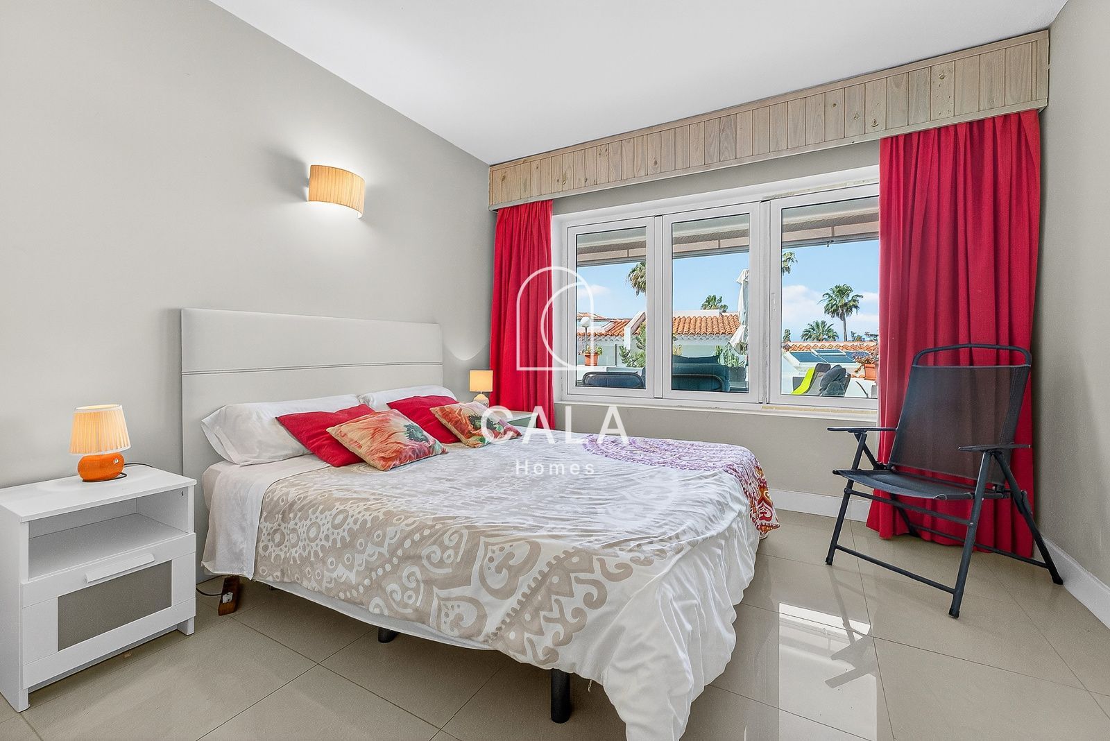 Property in one of the most sought-after areas in South Tenerife