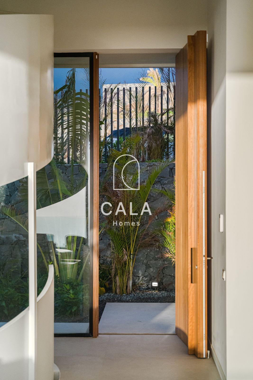 Exclusive Nivaria villa with sea views in Abama