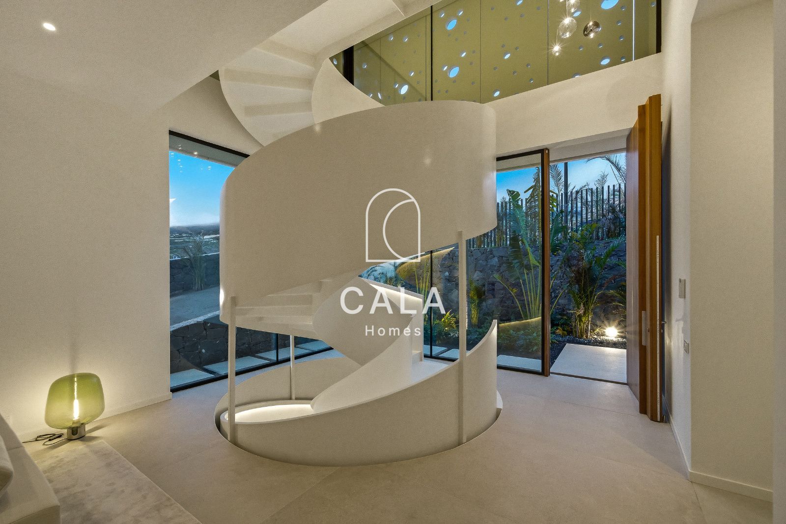 Exclusive Nivaria villa with sea views in Abama