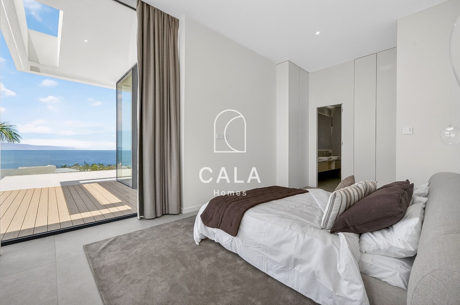 Exclusive Nivaria villa with sea views in Abama