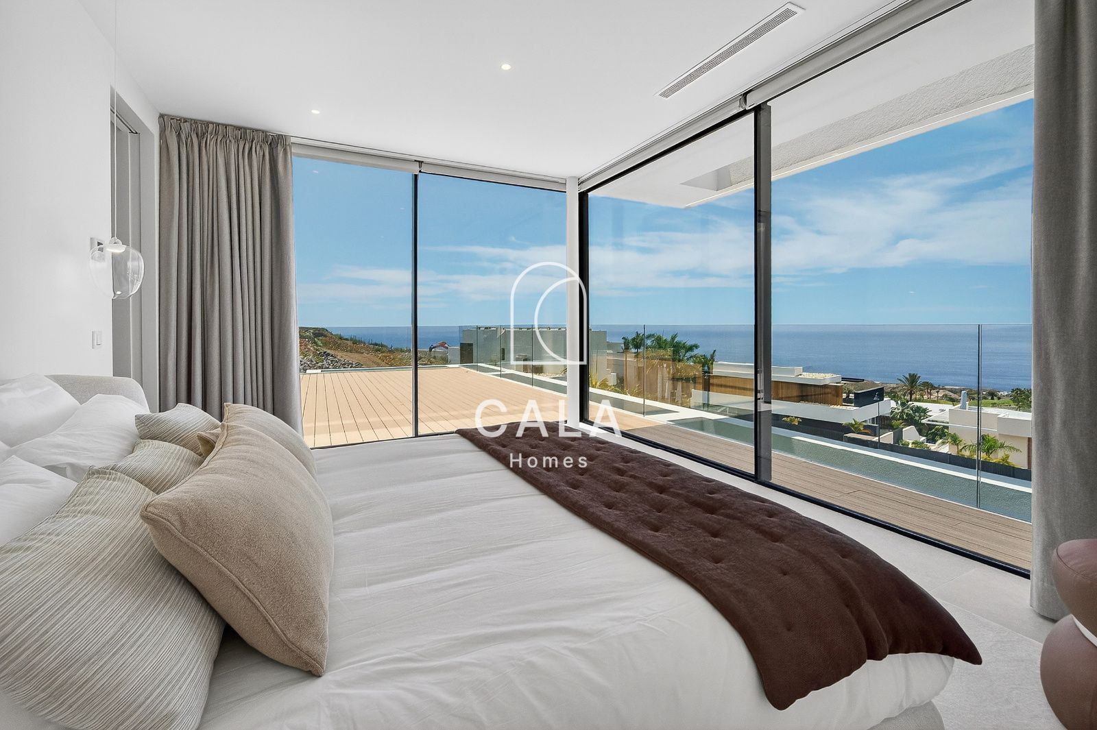 Exclusive Nivaria villa with sea views in Abama