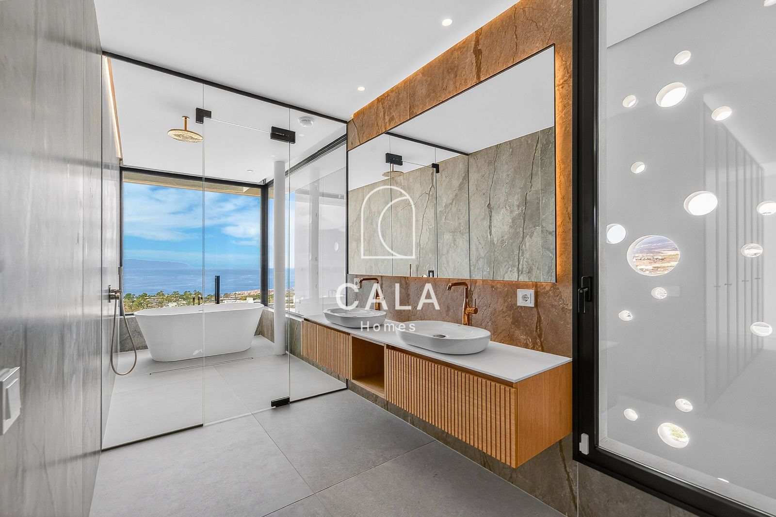 Exclusive Nivaria villa with sea views in Abama