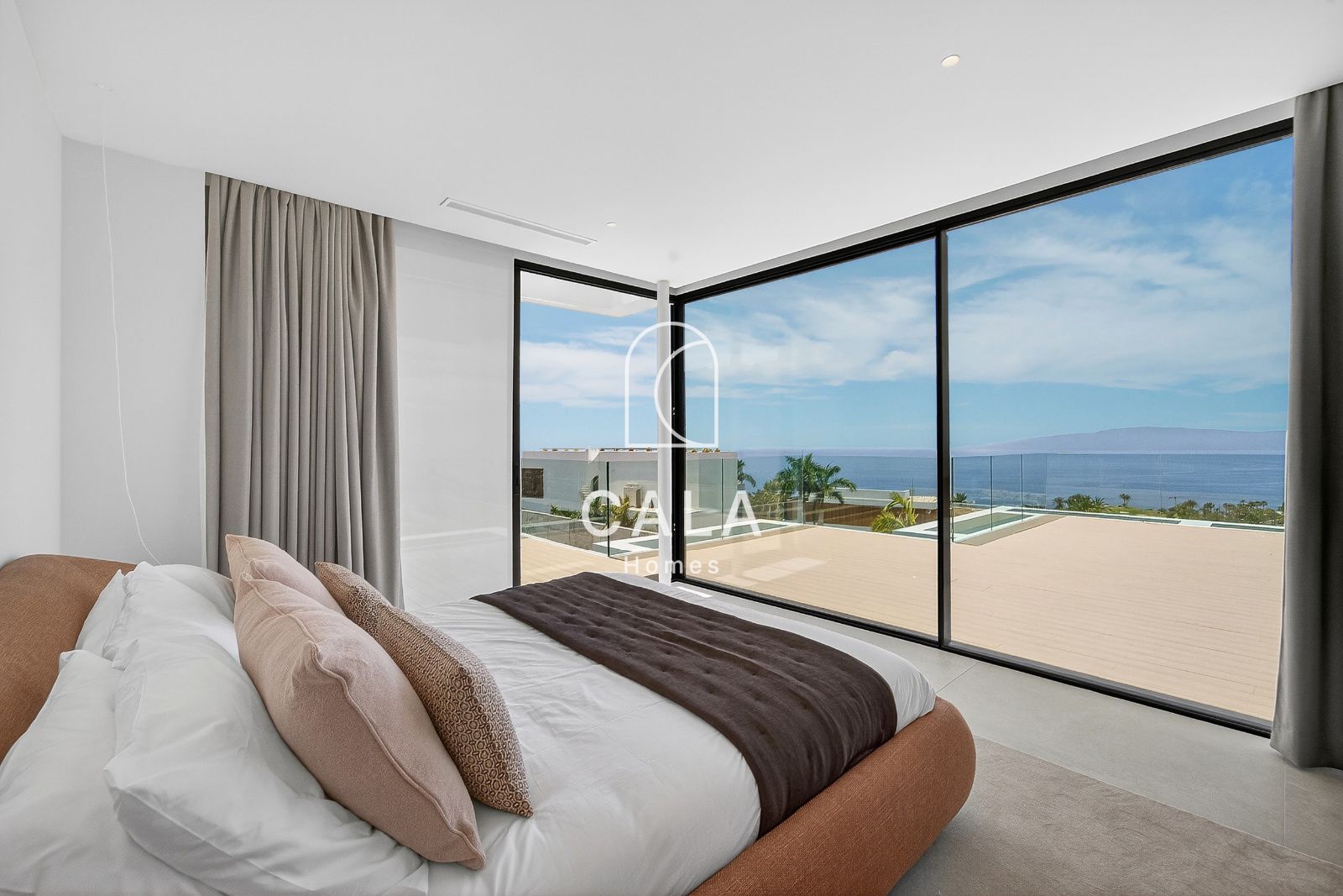 Exclusive Nivaria villa with sea views in Abama