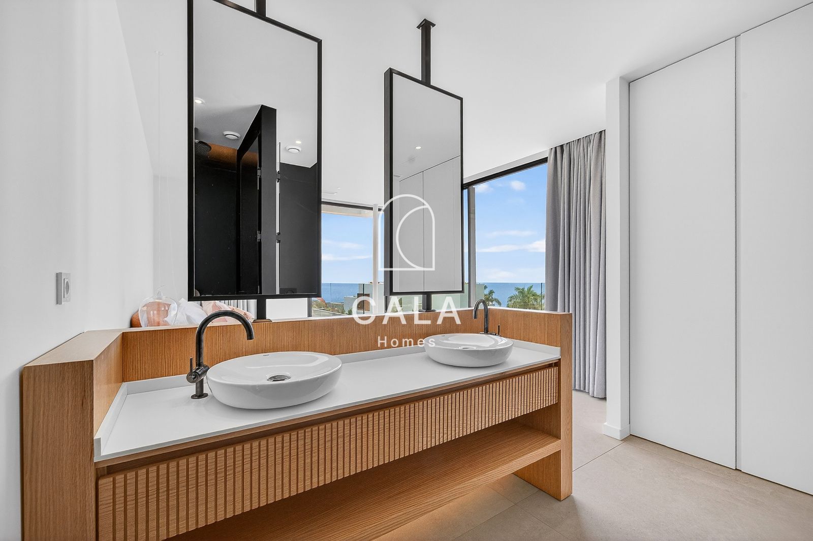 Exclusive Nivaria villa with sea views in Abama