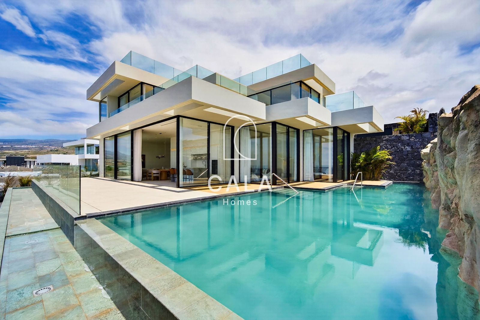 Exclusive Nivaria villa with sea views in Abama