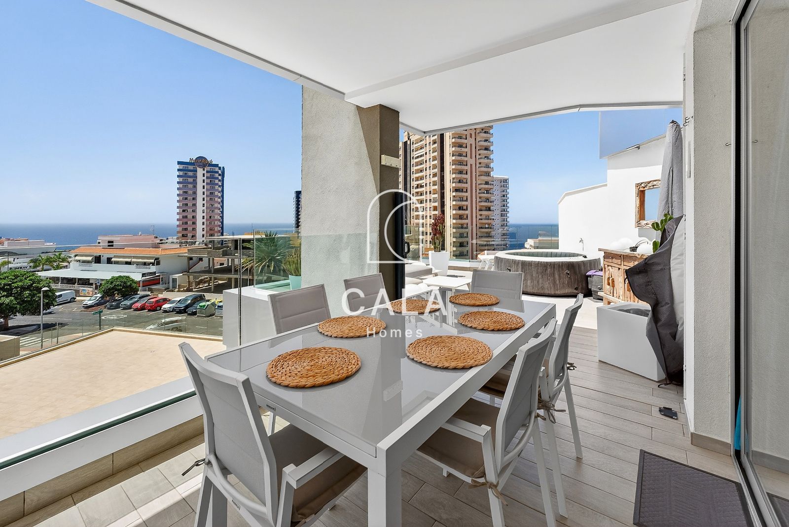 Exclusive 2-Bedroom Flat with Views in Playa Paraíso