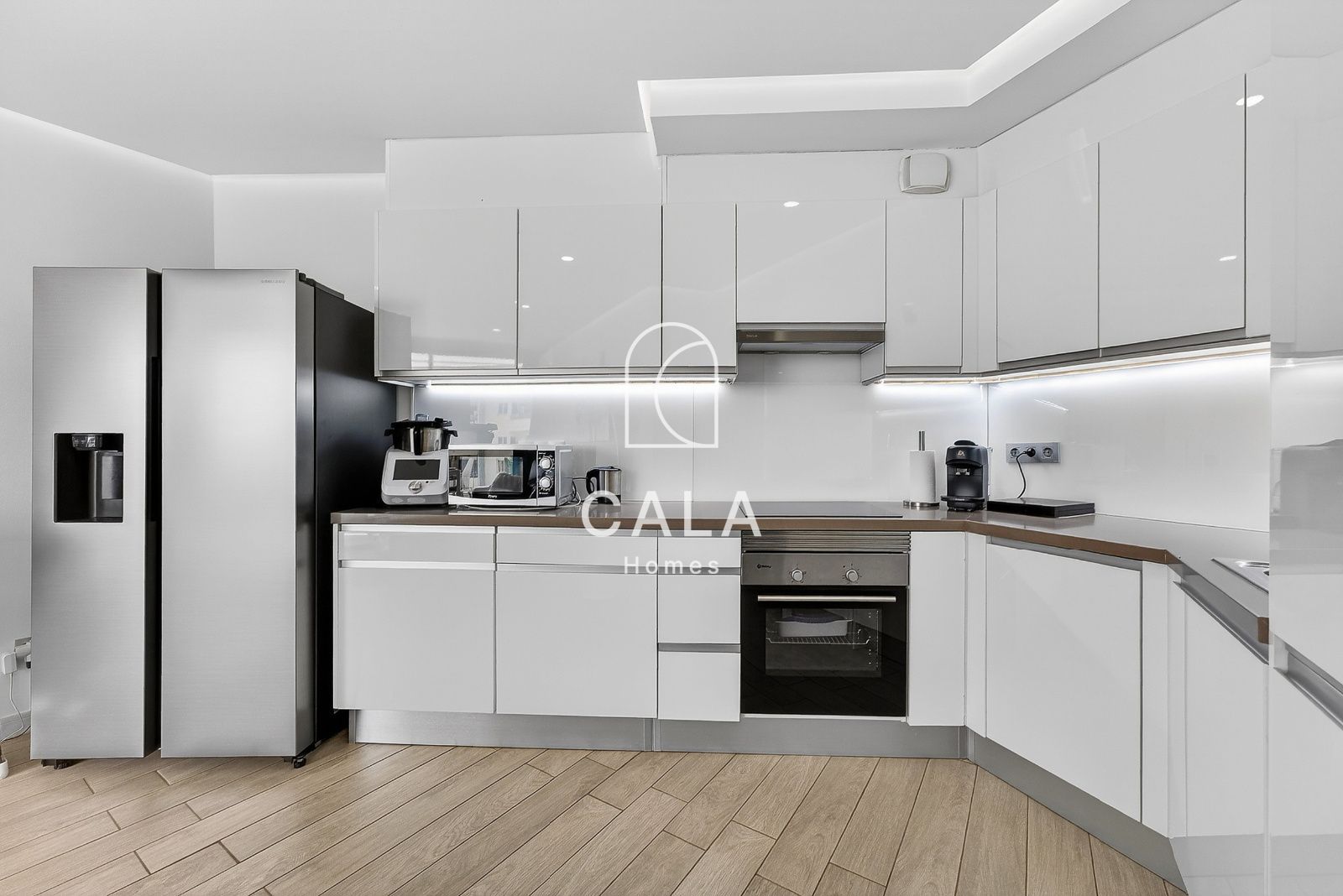 Exclusive 2-Bedroom Flat with Views in Playa Paraíso