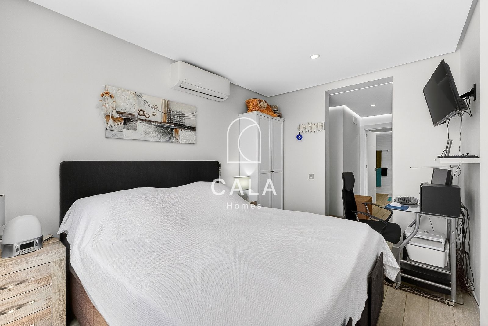 Exclusive 2-Bedroom Flat with Views in Playa Paraíso