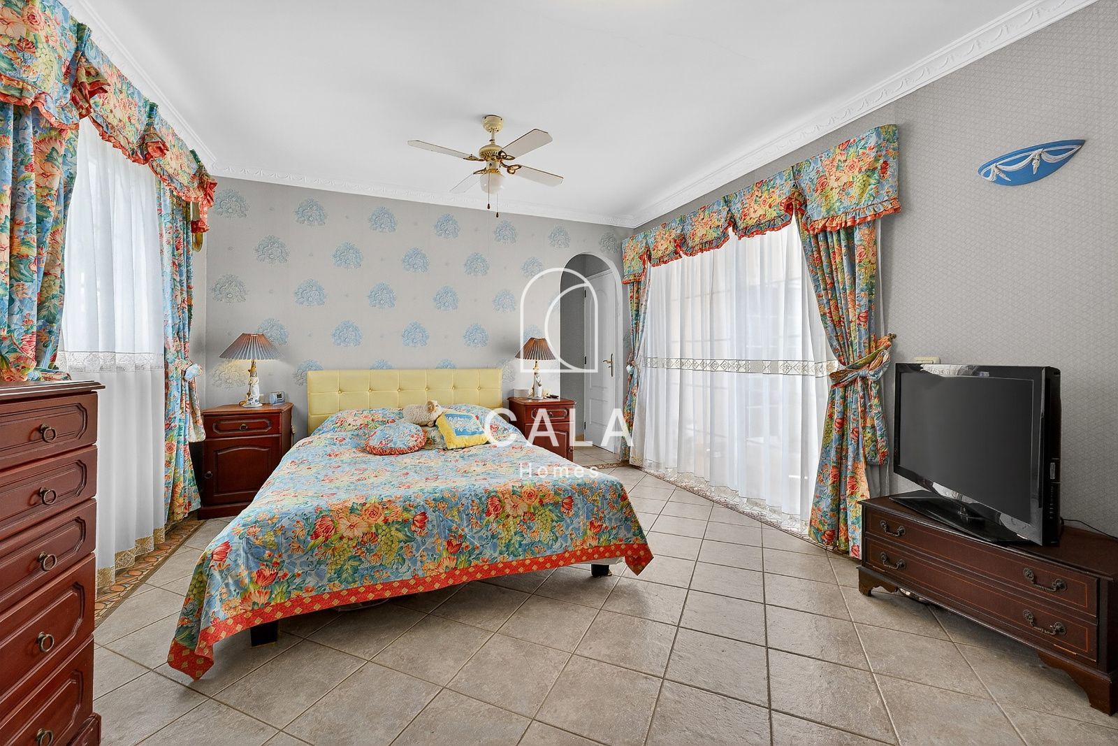Exclusive Villa on Corner Plot with Sea Views in Callao Salvaje
