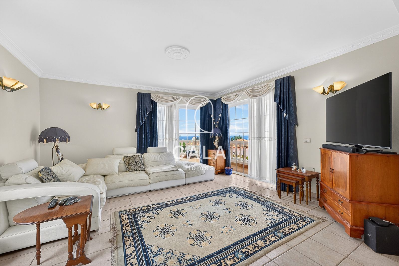 Exclusive Villa on Corner Plot with Sea Views in Callao Salvaje