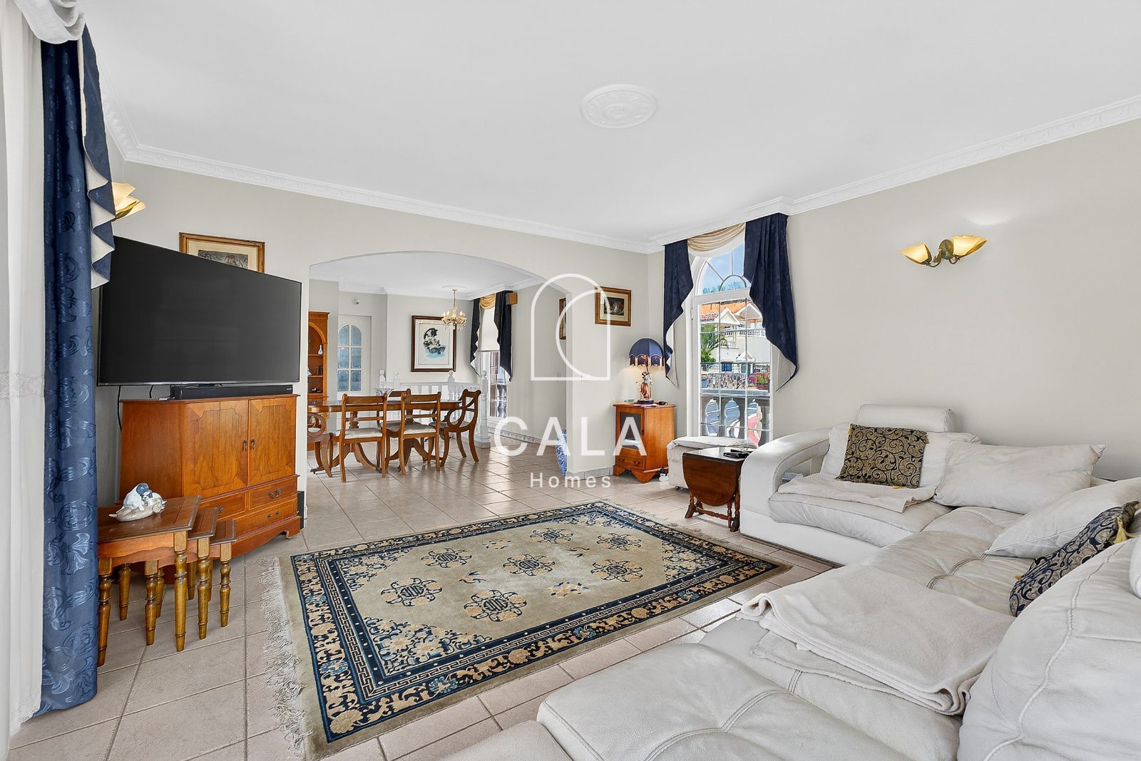 Exclusive Villa on Corner Plot with Sea Views in Callao Salvaje