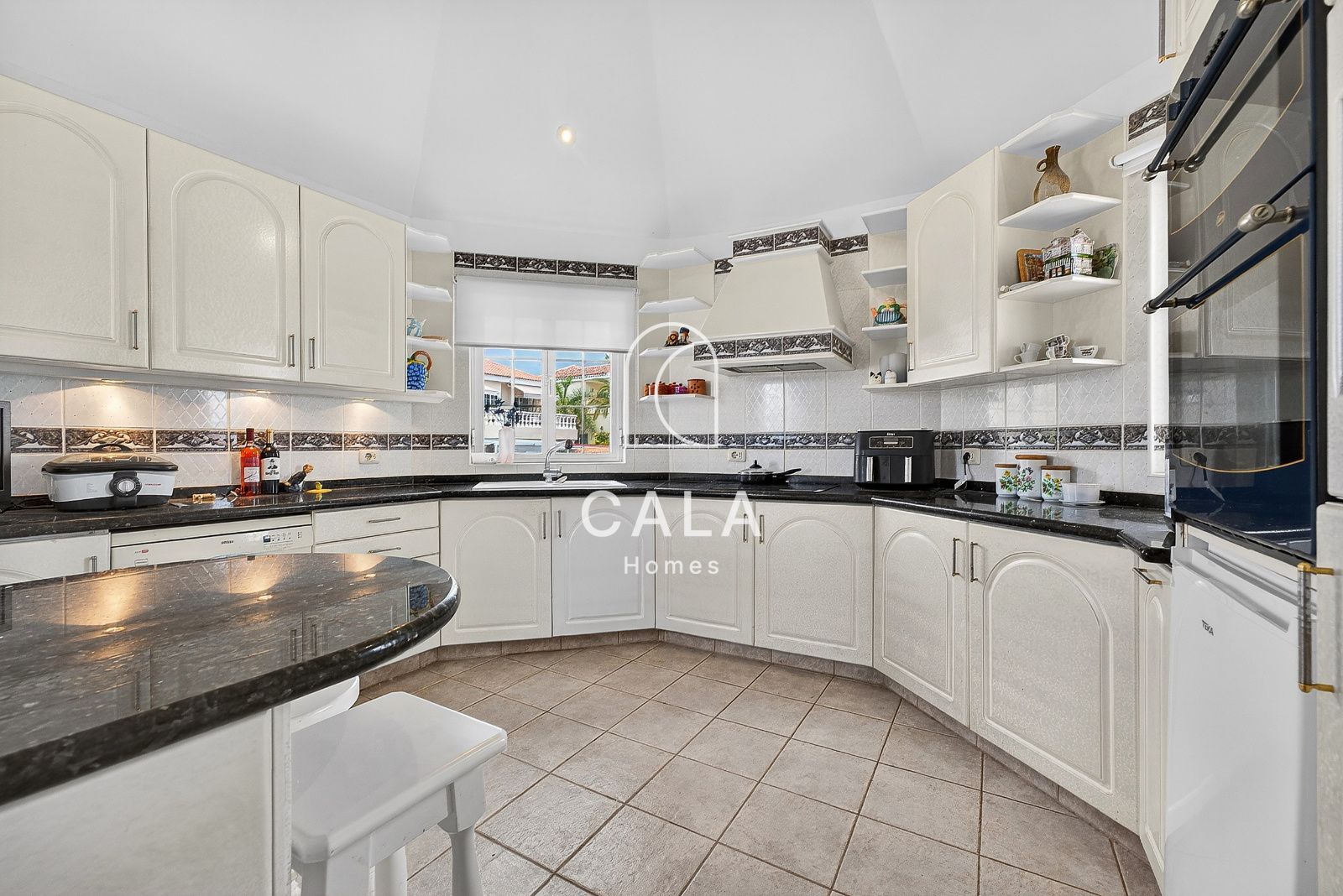 Exclusive Villa on Corner Plot with Sea Views in Callao Salvaje