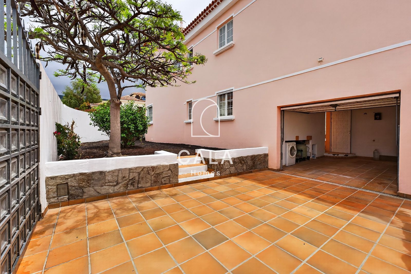 Exclusive Villa on Corner Plot with Sea Views in Callao Salvaje