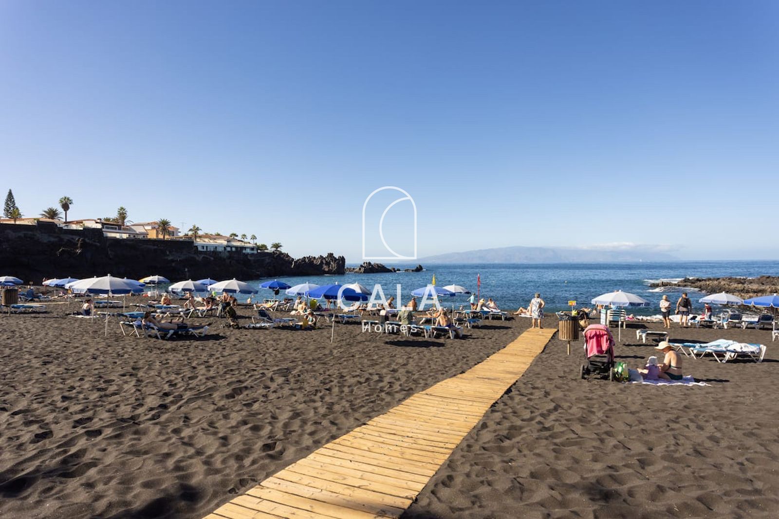 Opportunity in Puerto Santiago, 2-bedroom apartment with terrace and sea views